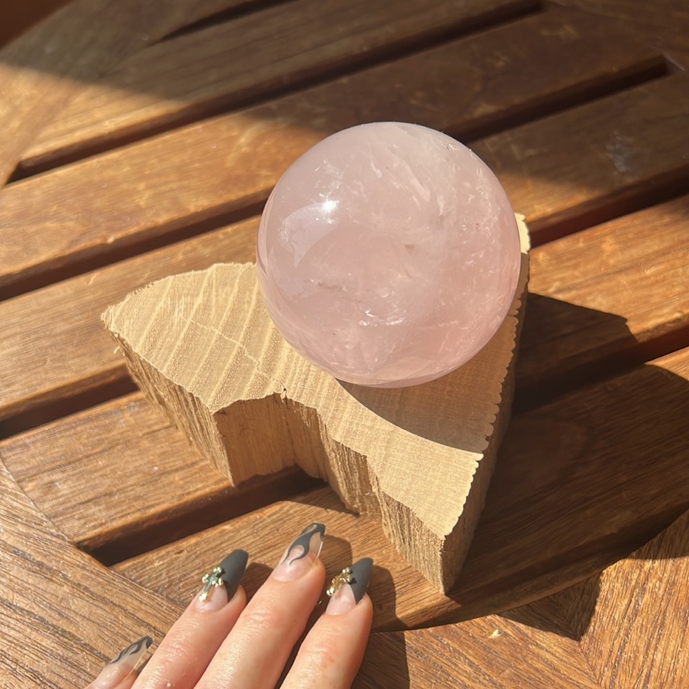Beautiful rose quartz crystal sphere & unique wooden base 💗